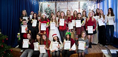 Tradycyjny Przegląd Świątecznych Piosenek w Języku Obcym-72891