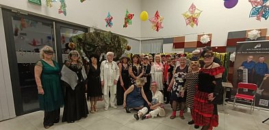 Karnawał pełen radości – Bal Stowarzyszenia Złoty Wiek w Centrum Seniora w Kutnie