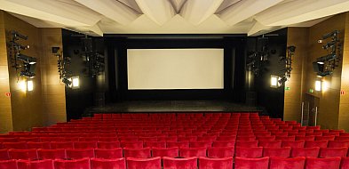 Jedna firma oferuje fotele do sali widowiskiej w Kutnowskim Domu Kultury