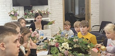 Kwiaty, kreatywność i dobra zabawa – warsztaty „Kolory natury”