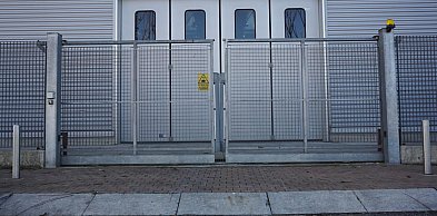 Bramy w trudnych warunkach: kurz, mróz, wilgoć, chemia ? jak sobie z tym radzą?