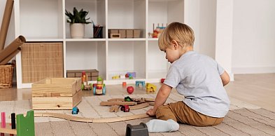 Dziecko preferujące zabawę w pojedynkę - norma rozwojowa czy sygnał do obserwacji?