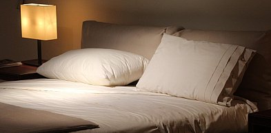 Jedna kołdra czy dwie? Jak rozmiar 180x200 wpływa na komfort snu