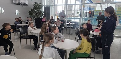 Kręci mnie bezpieczeństwo w zimie – mundurowi edukują dzieci w Aquaparku
