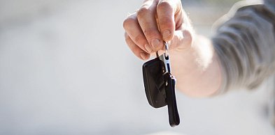 Jak broker samochodowy ułatwia proces zakupu i sprzedaży aut?