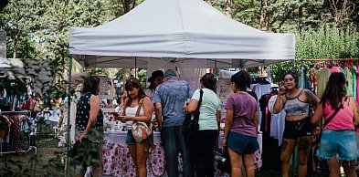 Namiot ekspresowy jako serce stoiska. Na co postawić: mobilność czy wytrzymałość?