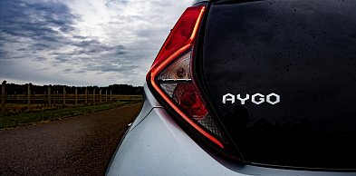 Toyota Wrocław: jak wybrać samochód w autoryzowanym salonie?