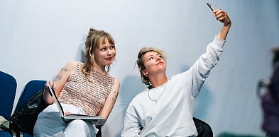 Teatr Jaracza poszukuje statystek i statystów do spektaklu o słynnym projektancie