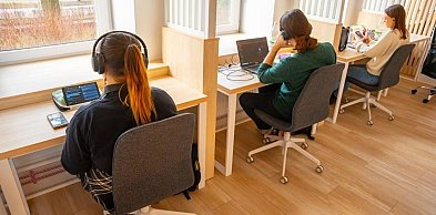 Nowe szanse dla uczniów i dorosłych z Łódzkiego. Arkadiusz Bajda z Kutna z dotacją