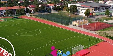 Oferty na modernizację kompleksu sportowego przy "Dziewiątce" za duże