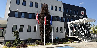 Nowy asfalt przykryje stary problem. Mieszkańcy gminy Żychlin oburzeni