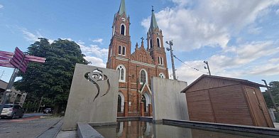 Czy można zburzyć betonowe mauzoleum w centrum Kutna? Zabierz głos 28 maja