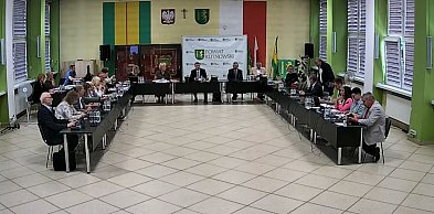 O absolutorium dla Zarządu Powiatu,  szeregu skarg i petycji