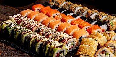 Jakie są najpopularniejsze rodzaje sushi i czym się różnią?