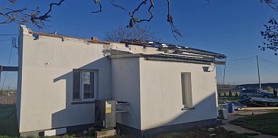 Wichura zniszczyła dach ich domu. Mieszkańcy Pawlikowic proszą o pomoc-71771