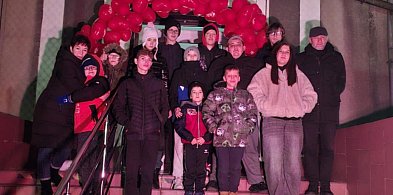 Ośrodek nr 2 w Kutnie świecił na czerwono. To sprzeciw wobec przemocy-72200