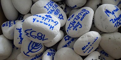 Kamienie wołać będą - to miejsce to cmentarz!