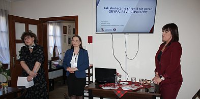 Seniorzy na spotkaniu: Jak przetrwać zimę i uniknąć chorób w tym okresie?