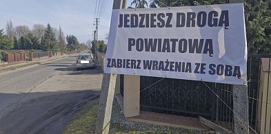Mieszkańcy mają dość! Fatalny stan drogi w gminie Żychlin, a powiat rozkłada ręce