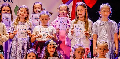 VIII Festiwal Piosenki Dziecięcej Czerwone Jabłuszko w Żychlinie