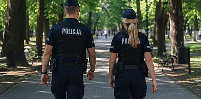 Piesze patrole w parku nad Ochnią: mężczyzna z narkotykami i dziecko bez kasku