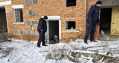 Policjanci uratowali dwóch mężczyzn przed wychłodzeniem-73498