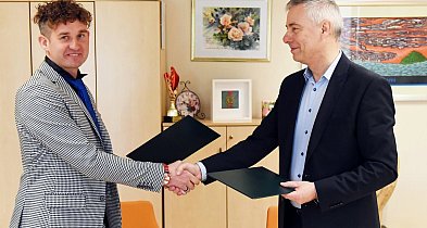 Fundacja Dwór Imielno stworzy rosarium - ogród różany w Kutnie