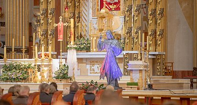 Świadectwo wiary i konkretnej pomocy: Niedziela Miłosierdzia Bożego