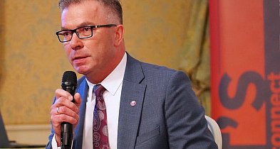 Mariusz Sikora, prezydent Kutna z wotum zaufania i absolutorium