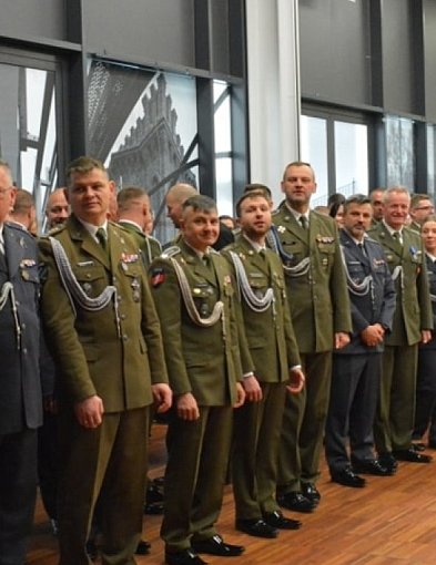 Wigilia służb mundurowych w Łodzi z udziałem żołnierzy 9 ŁBOT-72879