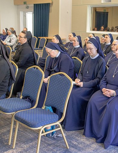 Maryja pośród kobiet. Zwiastunki Ewangelii. Sympozjum Maryjno-Mariologiczne