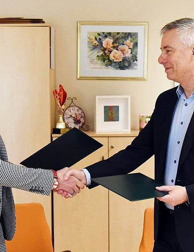 Fundacja Dwór Imielno stworzy rosarium - ogród różany w Kutnie