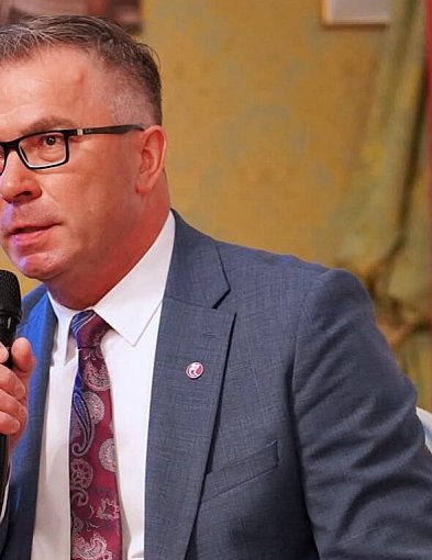 Mariusz Sikora, prezydent Kutna z wotum zaufania i absolutorium