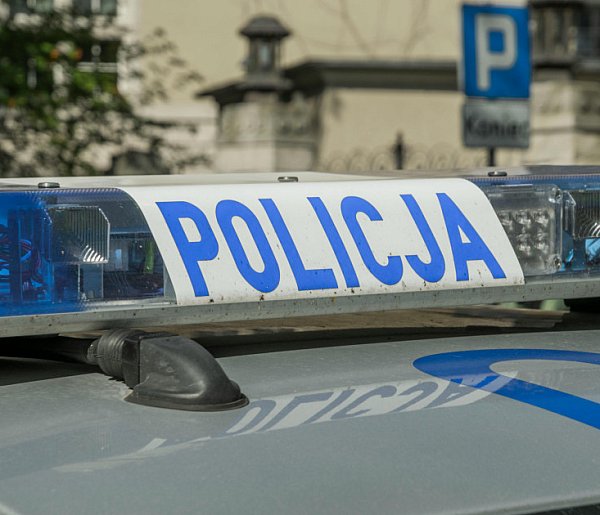 Pisał wulgarne treści o Tusku i Żurku na budynkach sądów w Łodzi-70931