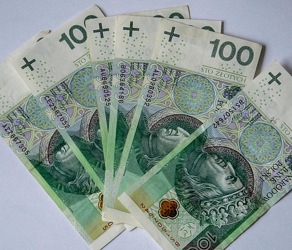 Alimenciarze zalegają miliardy złotych. Płacimy za nich wszyscy-71745