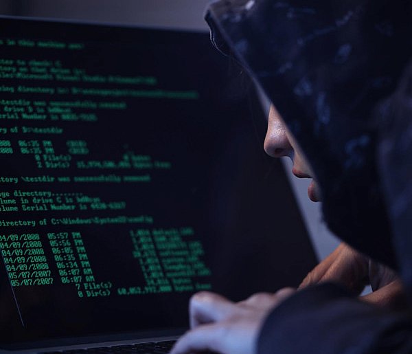 Wyciek danych z tysięcy sklepów internetowych. Ujawniono dane klientów-71783