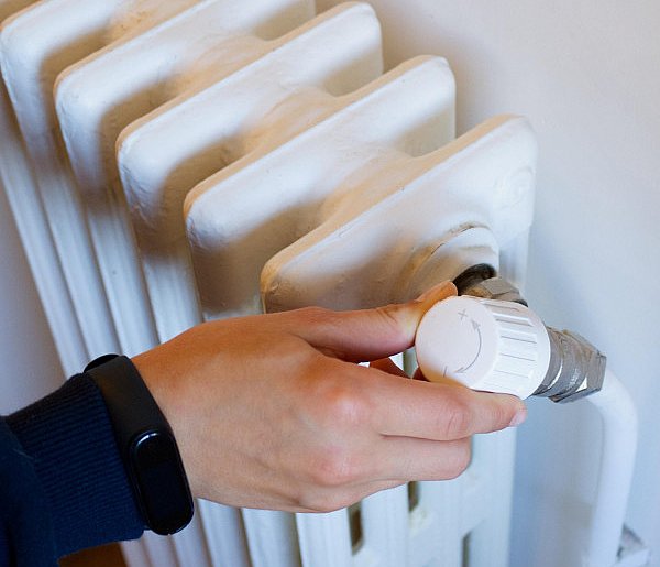 Kaloryfer zakręcony? I tak zapłacisz. Nowe prawo uderzy w lokatorów-72170