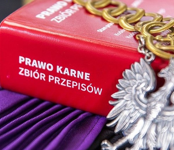Poszukiwany wpadł z narkotykami podczas kontroli drogowej-73060