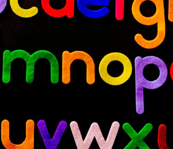 „Warszawiak" dużą literą i „super samochód" na dwa sposoby. Zmiany w ortografii-73141