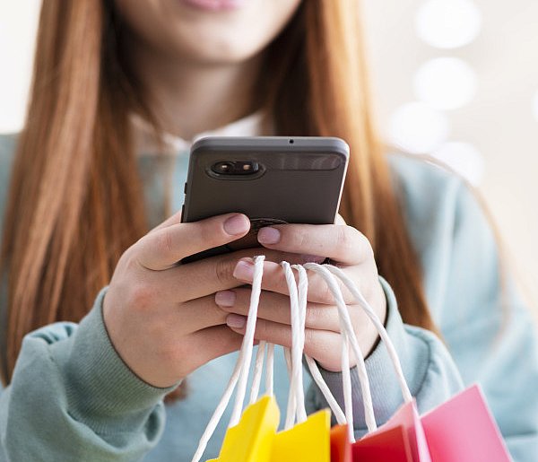 Zalando i Temu podpadły urzędowi. Klienci byli wprowadzani w błąd-73384