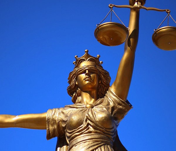 Jak zalegalizować bezprawie? Kończy się historia samowoli na cmentarzu-72918