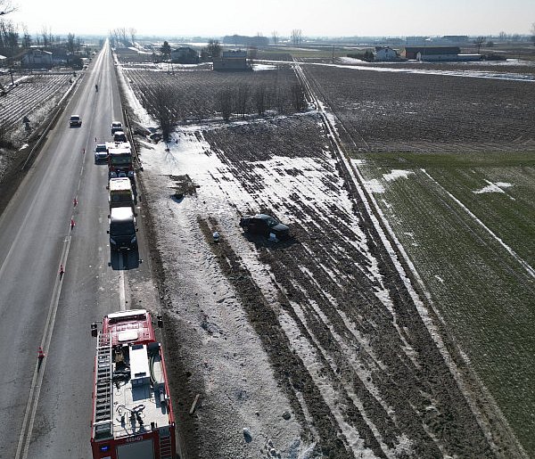 Tragiczny wypadek na DK91. Nie żyje 19-latka, dwie osoby ranne