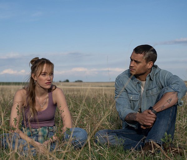 Hity, które rozgrzeją marcowe wieczory – zobacz repertuar KDK!