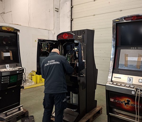 Skuteczna akcja KAS i Policji - rozbita zorganizowana grupa przestępcza