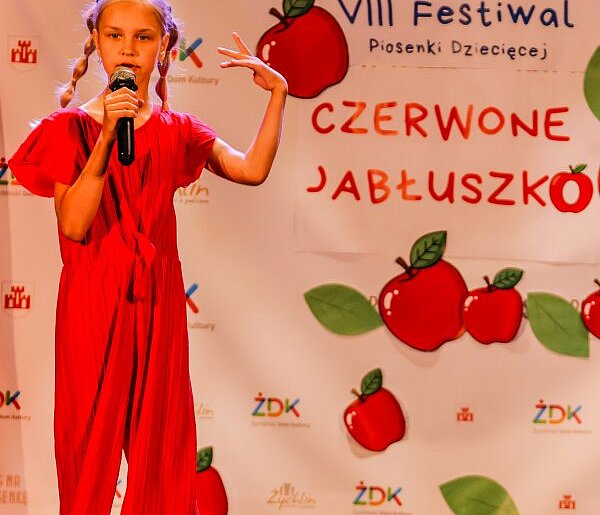 VIII Festiwal Piosenki Dziecięcej Czerwone Jabłuszko w Żychlinie