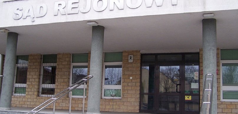 P.K. znieważył grób rodziny posła T. Woźniaka. Dziś odpowie przed sądem