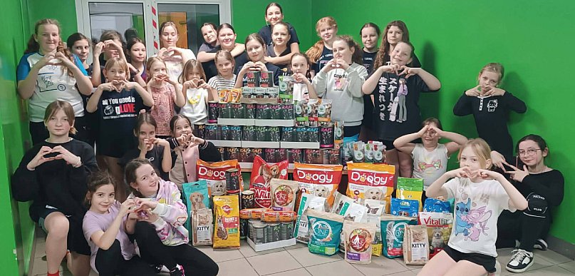 Zawodniczki z Softballowego Klubu Sportowego wspierają schronisko Medor