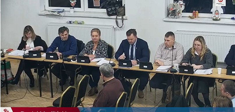 Tu etacik, tam etacik i oby się kręciło. W Krośniewicach trzeba zacisnąć pasa