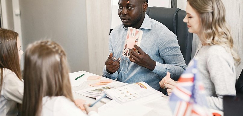 Hiszpański dla dorosłych - jak uczyć się online i osiągać realne postępy