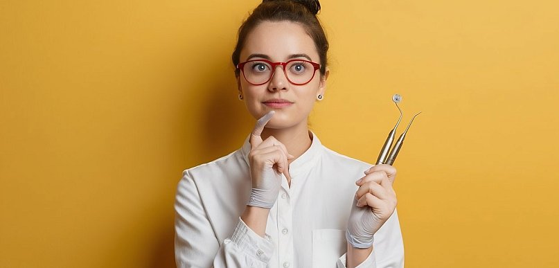 Czy przy osteoporozie można wstawiać implanty zębowe?